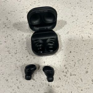 Samsung earbuds